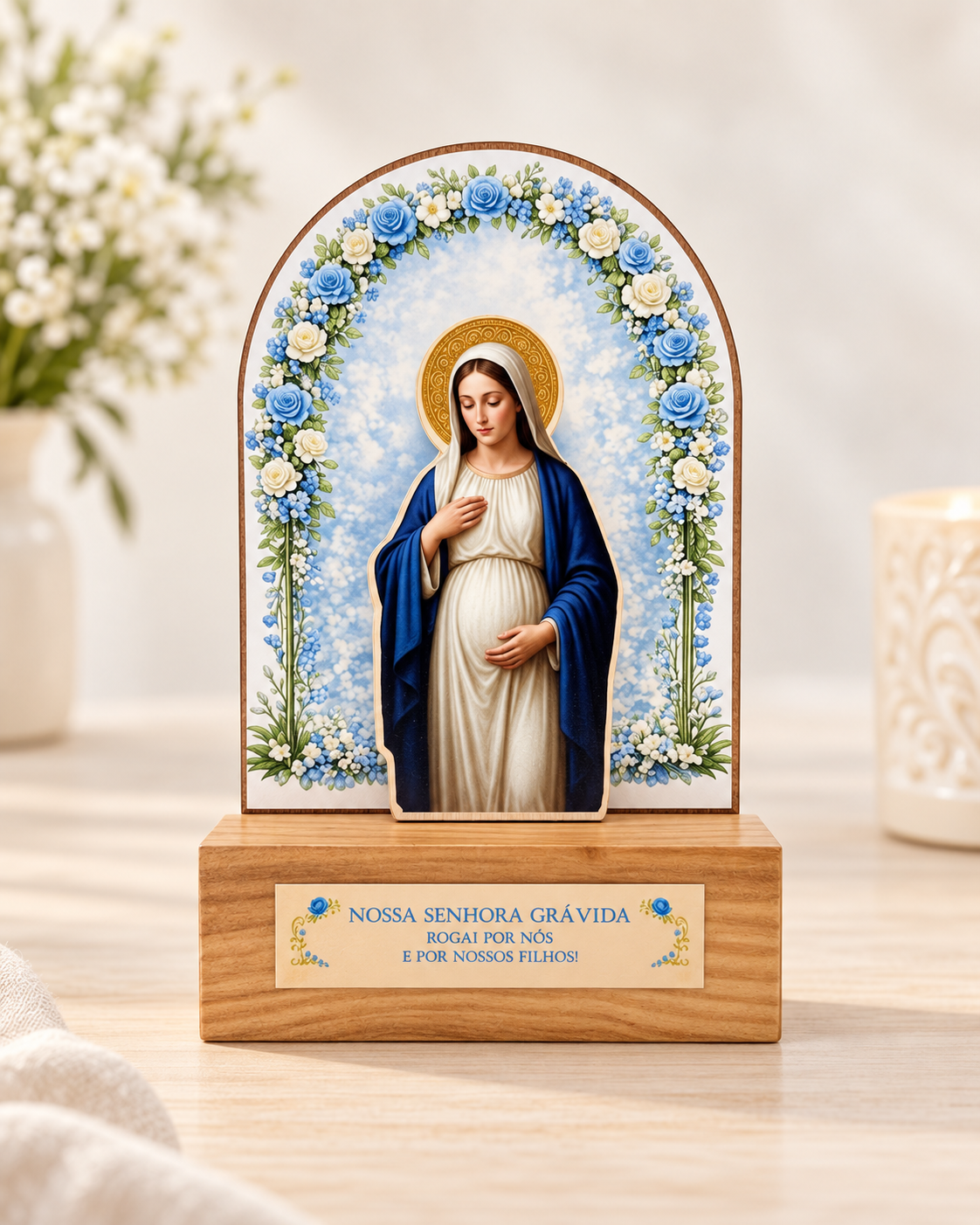 Capelinha Nossa Senhora Grávida com Base em Madeira / Decoração Religiosa